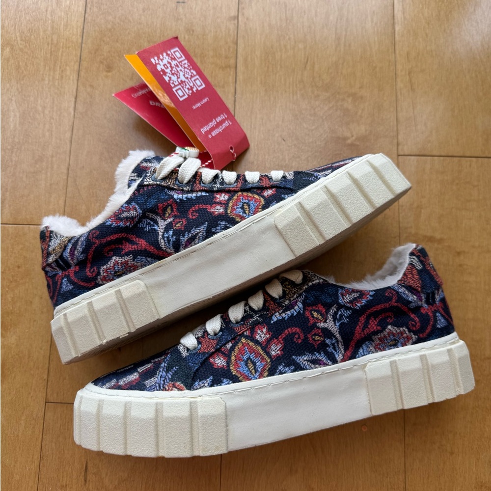 FARM Rio Platform Blue and Red Patterned Sneakers size 7